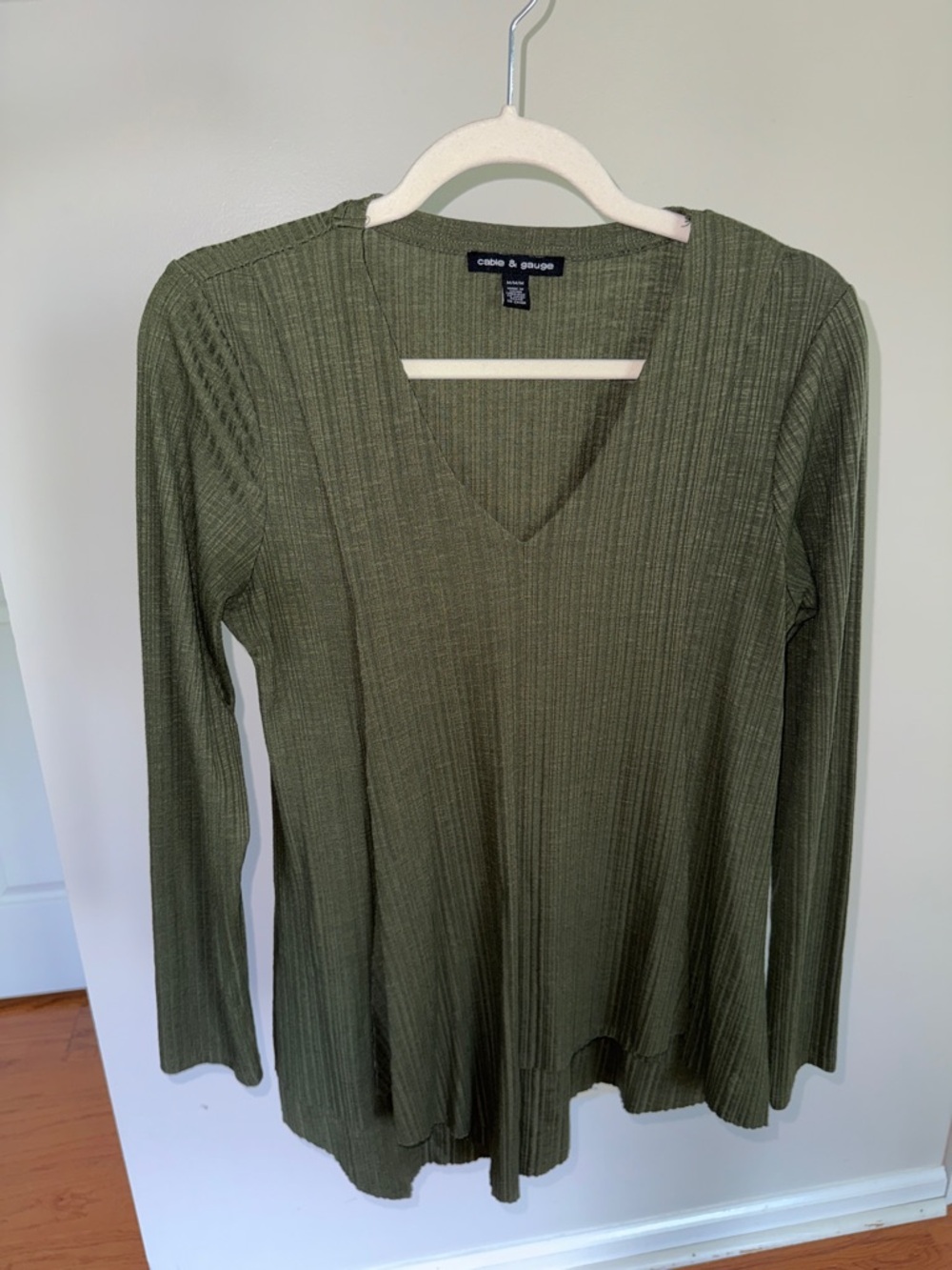 Cable & Gauge Olive Ribbed V-Neck Long Sleeve Top - Forest Green